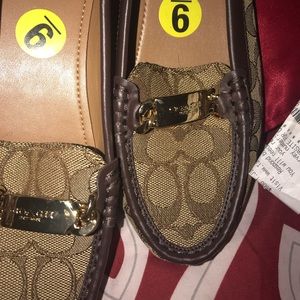 💯 authentic Brand New Coach moccasins size 9